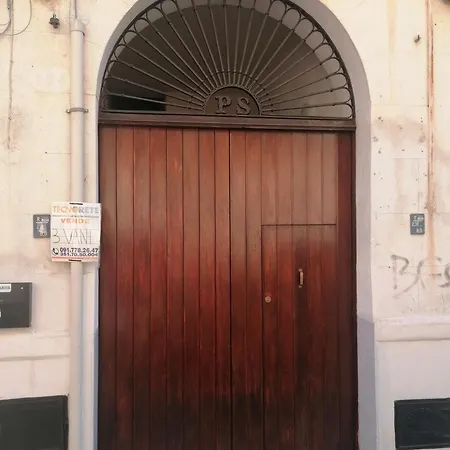 Azizo, La Gialla 公寓 *