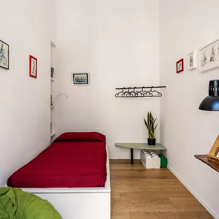 Apartament Azizo, La Gialla